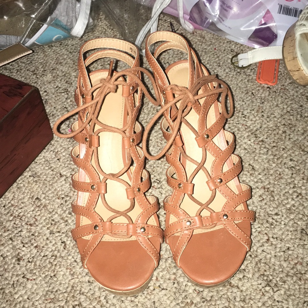 Brash Gladiator-like wedges